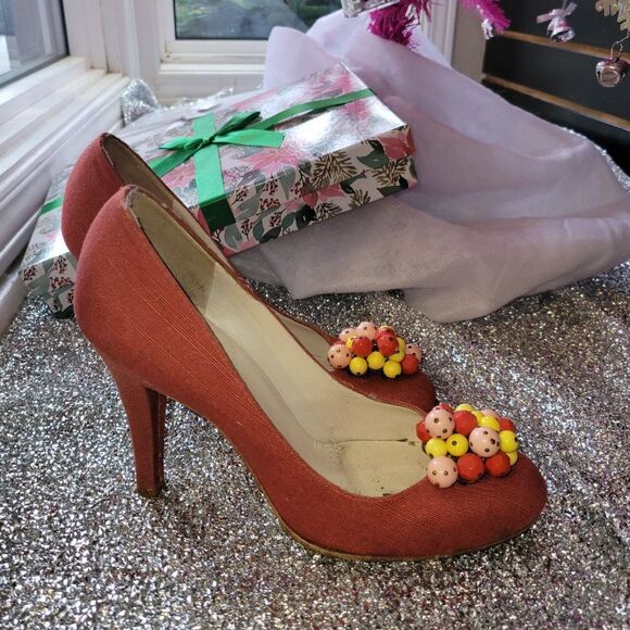 MARC JACOBS EMBELLISHED PUMPS - Picture 1 of 3